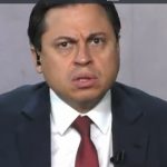 Camarotti durante comentário na GloboNews (Imagem: reprodução)