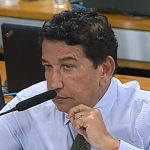 Senador Magno Malta durante a sabatina de Cristiano Zanin (Reprodução: Twitter/O Antagonista)