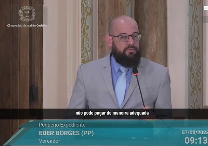 Eder Borges durante discurso na Câmara de Curitiba (Reprodução: Intagram EB)