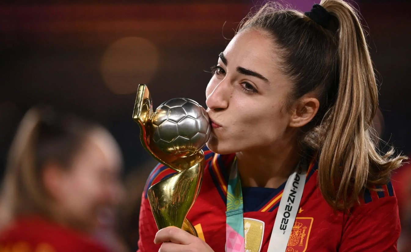 Olga Carmona marcou o gol que garantiu a vitória sobre a Inglaterra na decisão (Foto: Franck Fife/AFP)