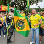 Deputado Ricardo Arruda durante a manifestação dos patriotas neste 15 de novembro no Centro Cívico em Curitiba (Foto: Ascom/RA)