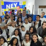 Ney Leprevost em reunião com populares no bairro Cajuru em Curitiba (Foto: Rede Social/NL)