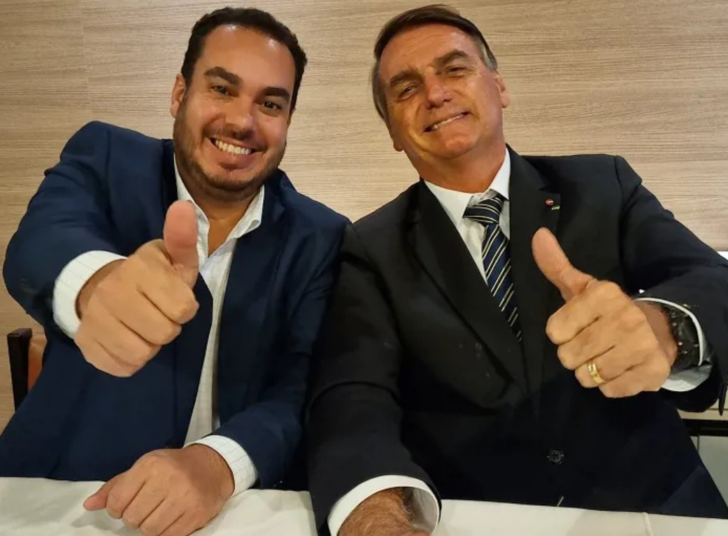 Paulo Martins e Jair Bolsonaro (Foto: Redes Sociais/PM)